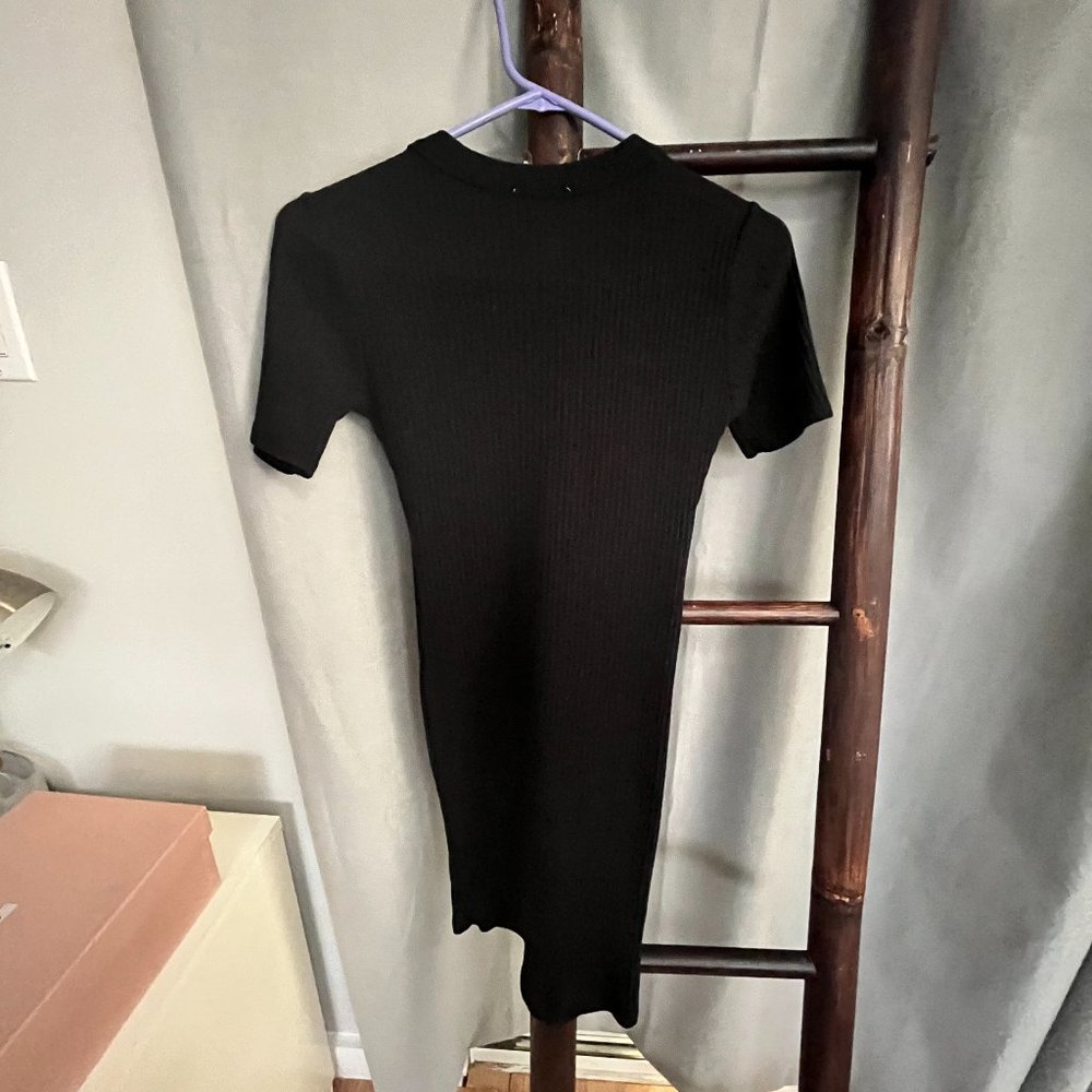 Zara Black short-sleeved ribbed dress